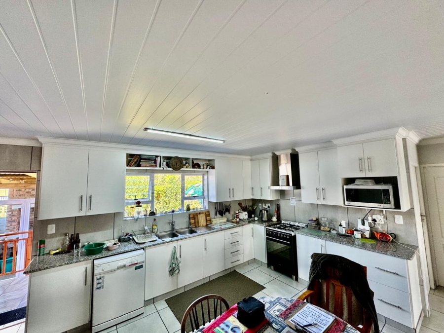 To Let 3 Bedroom Property for Rent in Stilbaai Wes Western Cape